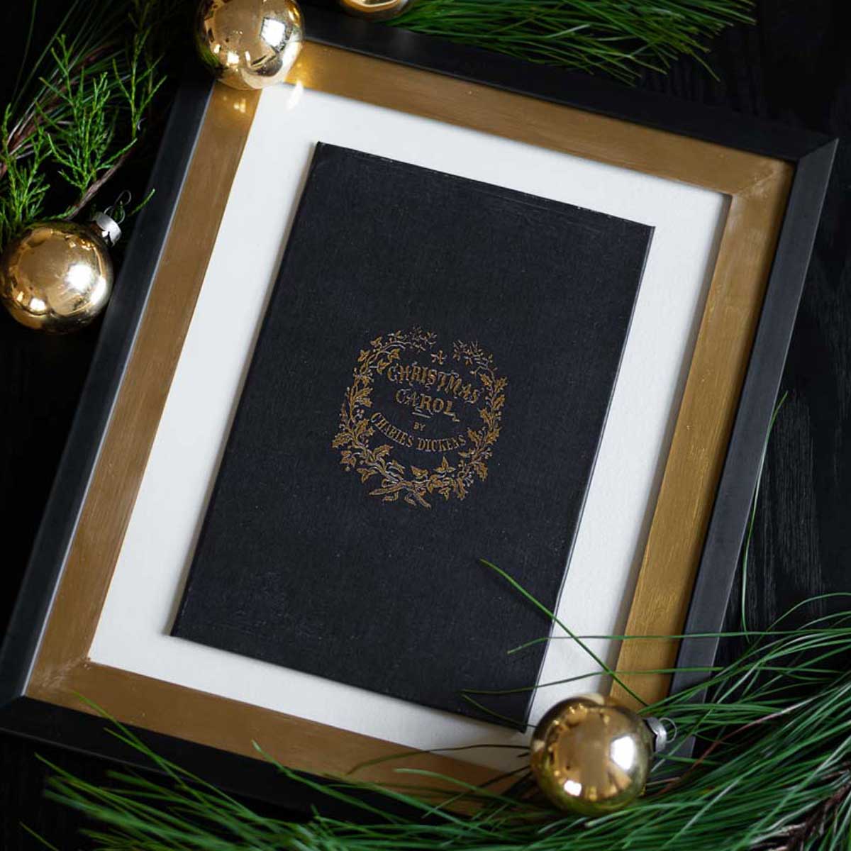 Printable Vintage Christmas Book Covers: DIY Wall Art for Holiday Decor - Image 12
